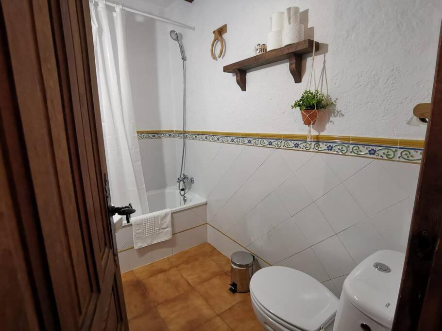 Casabenadalid. Casa Rural Con Piscina. מראה חיצוני תמונה