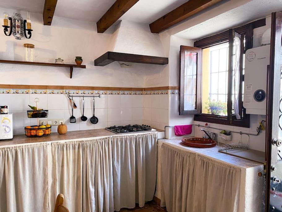 Casabenadalid. Casa Rural Con Piscina. מראה חיצוני תמונה