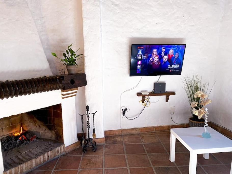 Casabenadalid. Casa Rural Con Piscina. מראה חיצוני תמונה